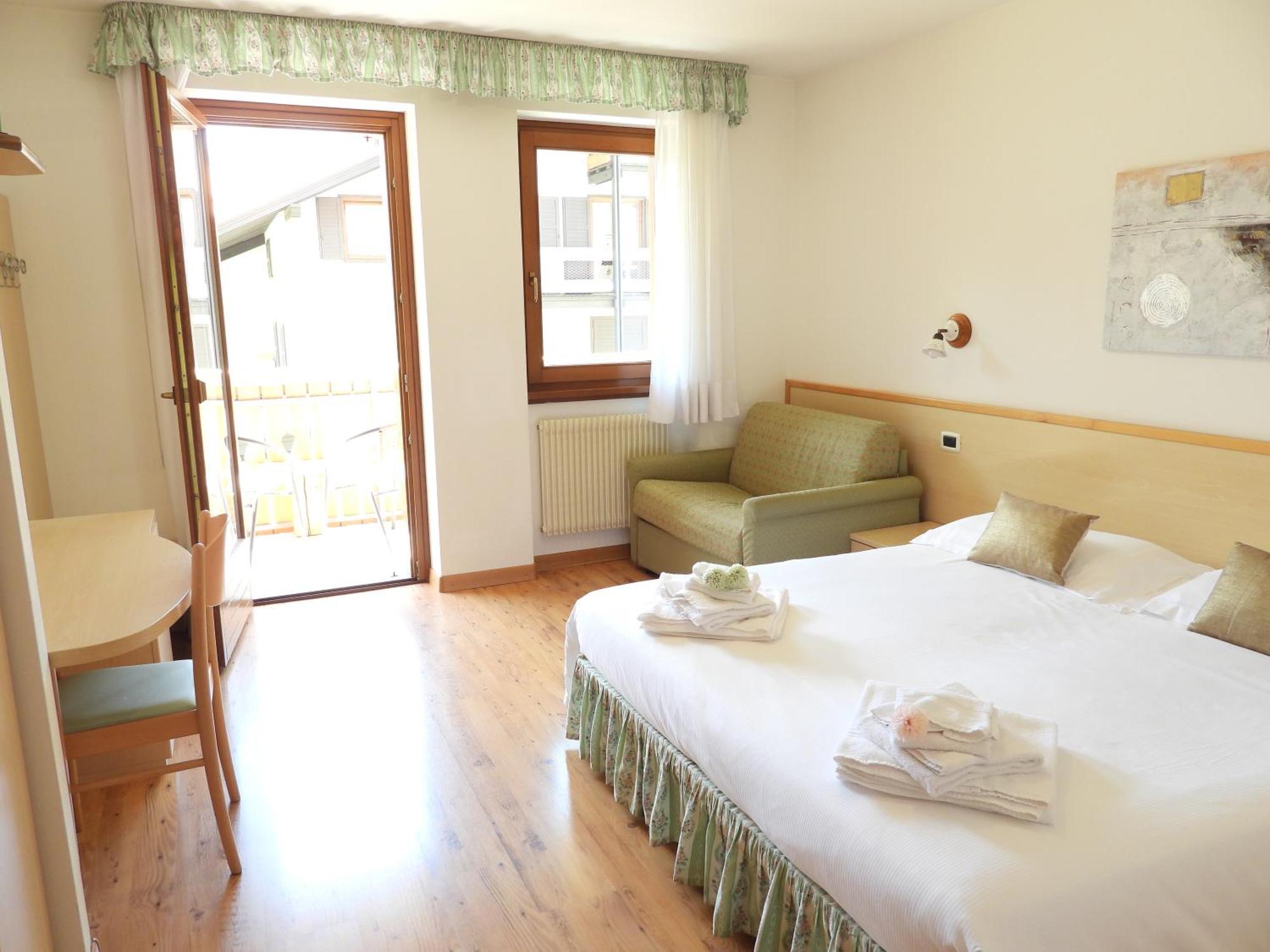 פינזולו Hotel Garni Maffei מראה חיצוני תמונה