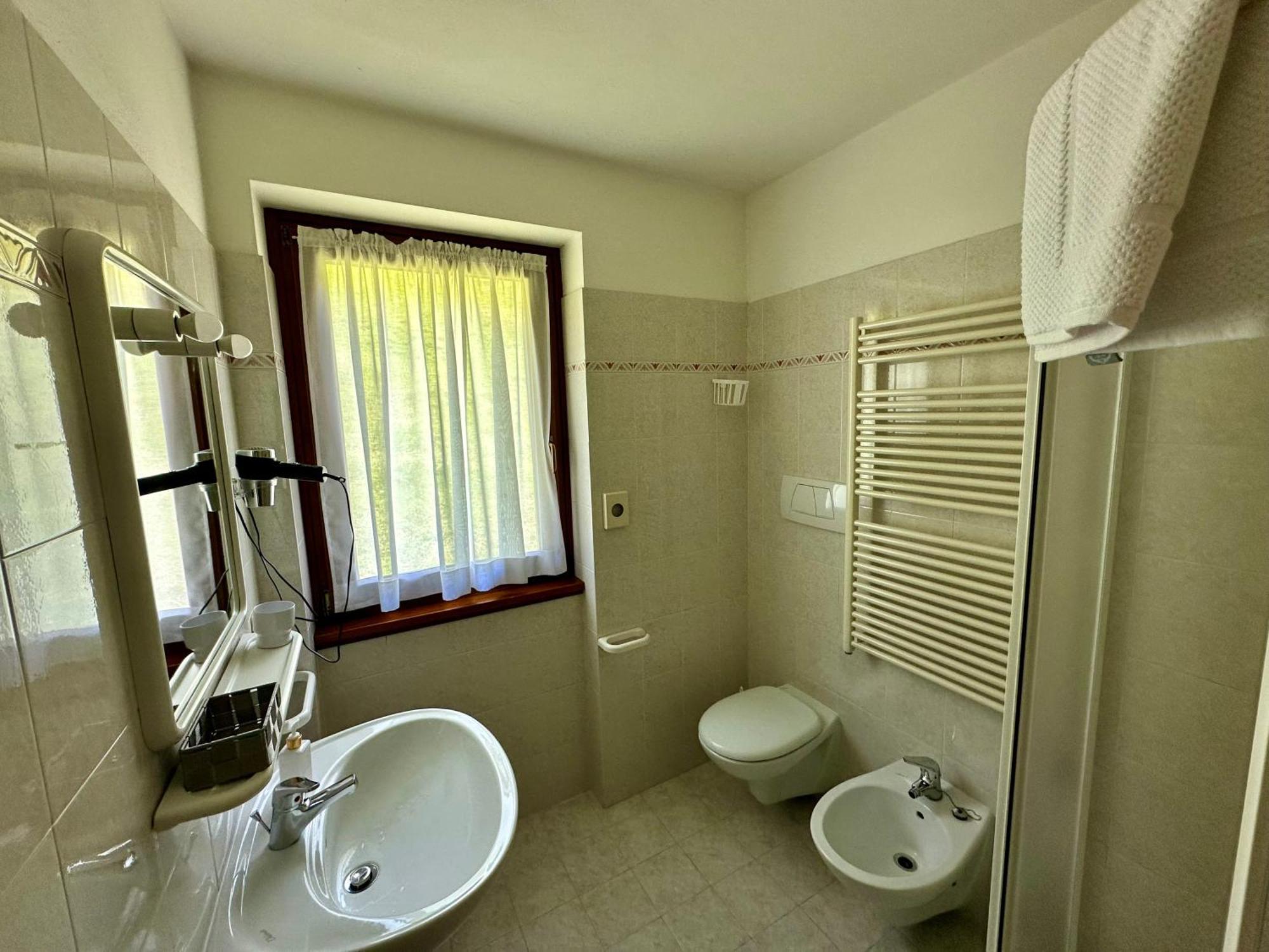 פינזולו Hotel Garni Maffei מראה חיצוני תמונה