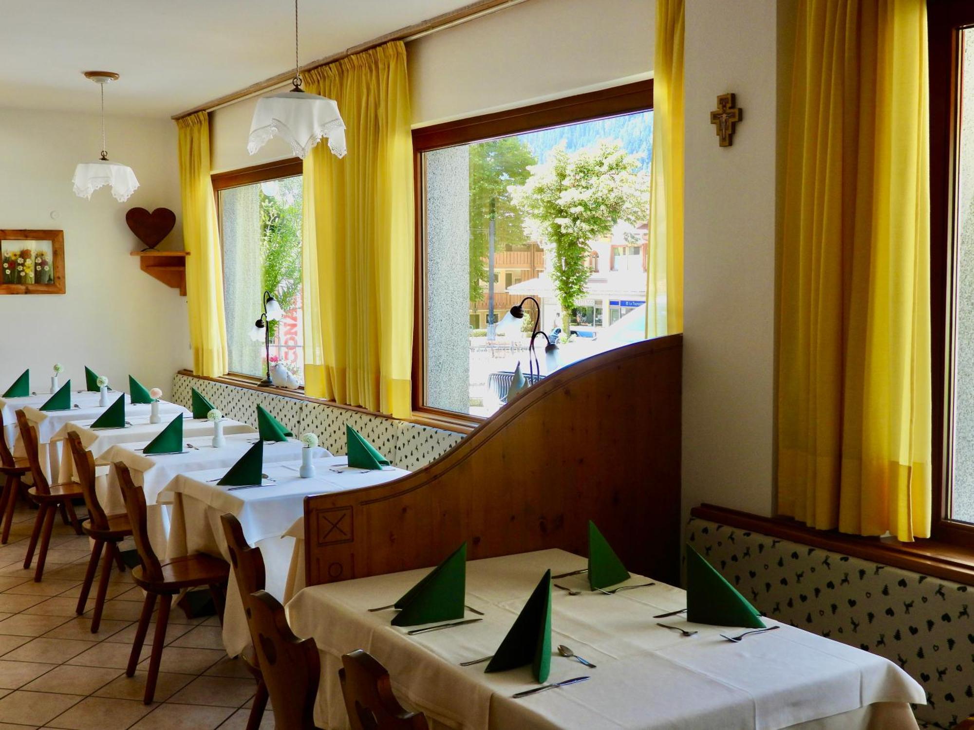 פינזולו Hotel Garni Maffei מראה חיצוני תמונה