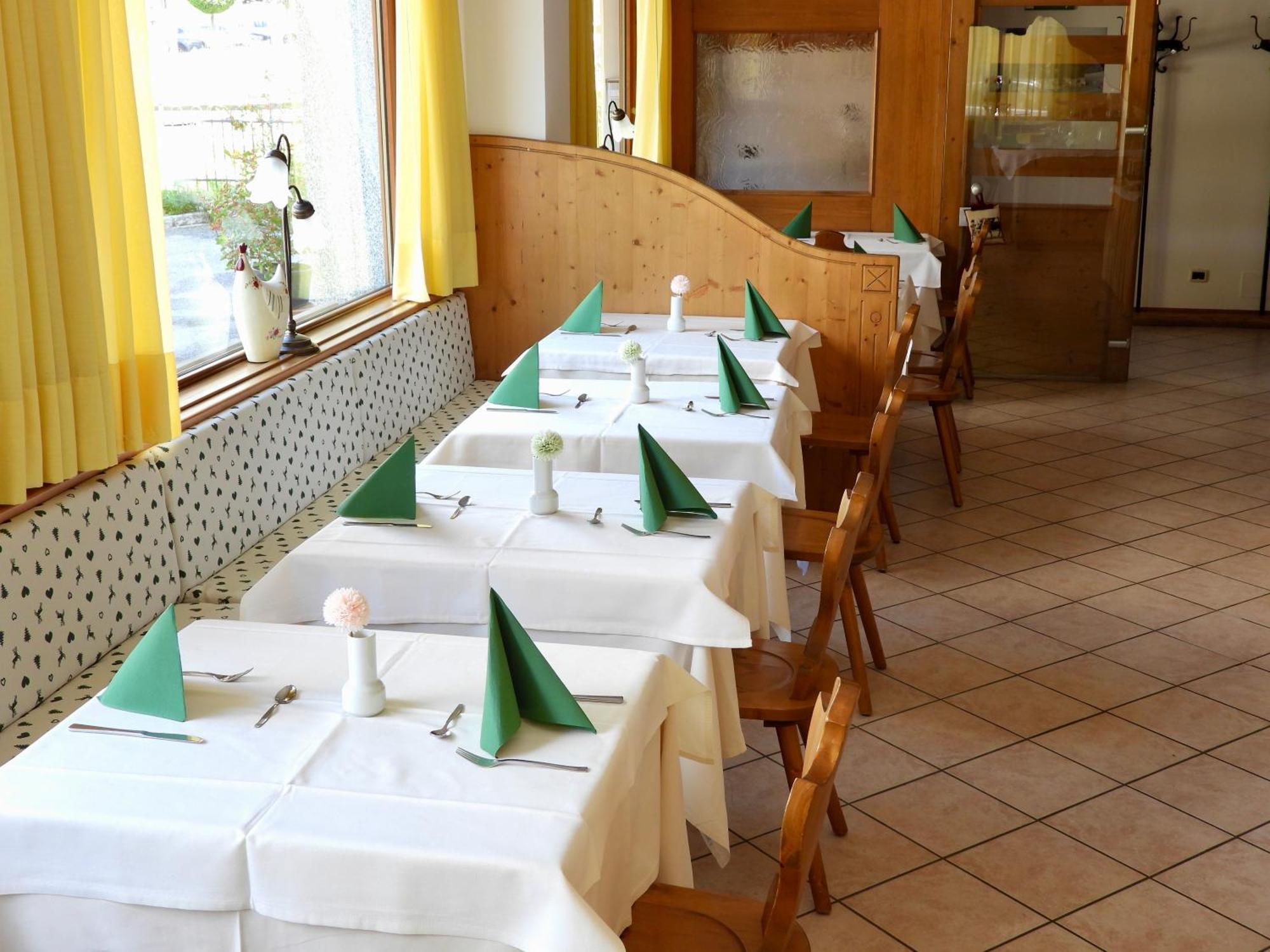 פינזולו Hotel Garni Maffei מראה חיצוני תמונה