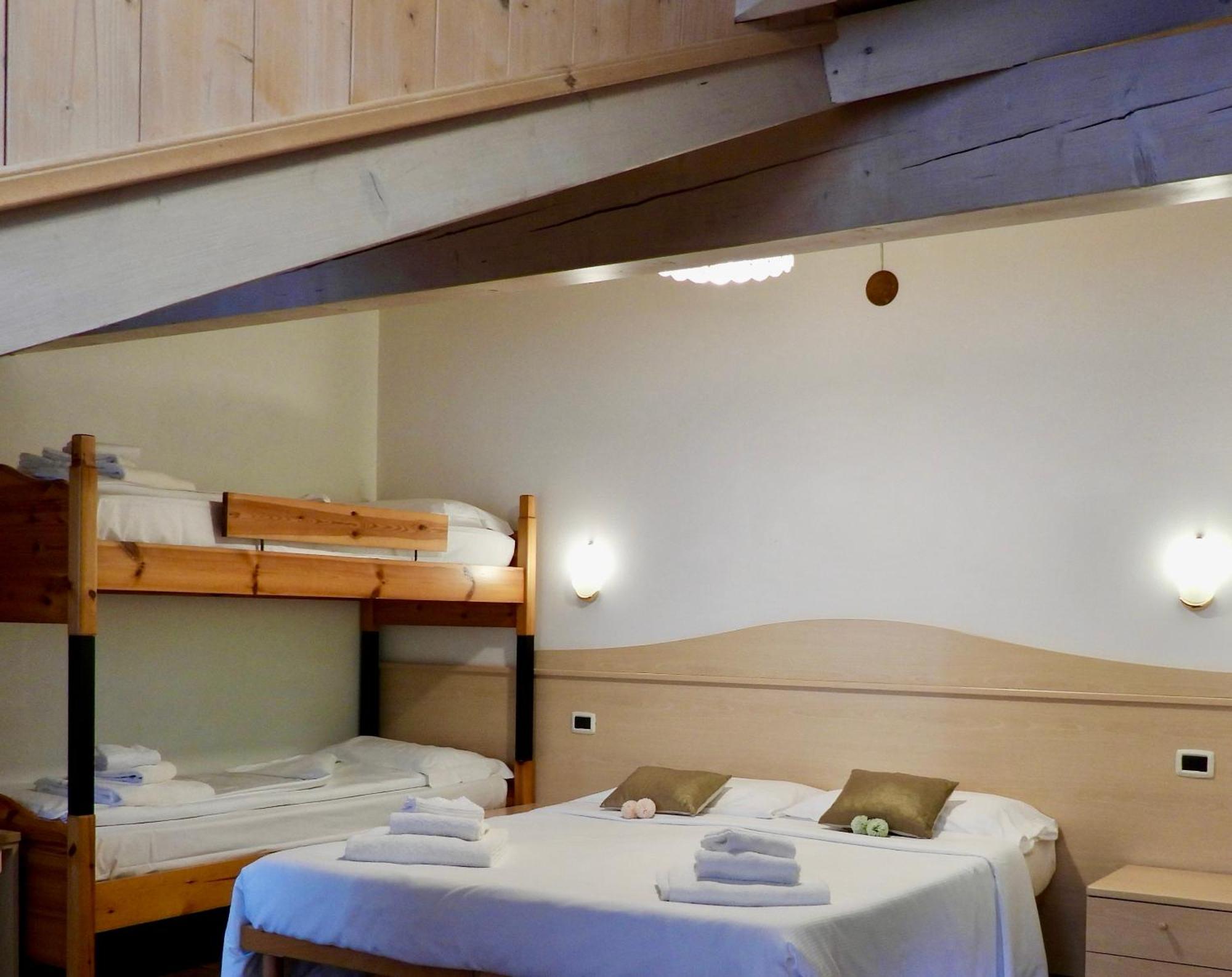 פינזולו Hotel Garni Maffei מראה חיצוני תמונה