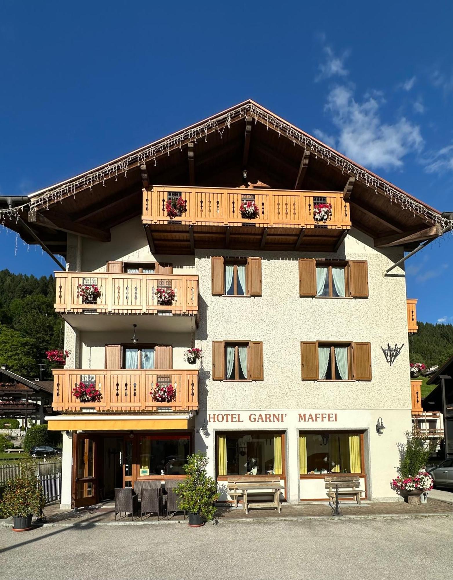 פינזולו Hotel Garni Maffei מראה חיצוני תמונה